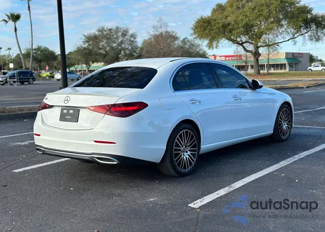 2023 Mercedes-Benz C 300 z USA, uszkodzony, nr VIN W1KAF4GB2PR094377